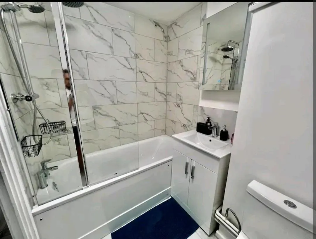 Apartment Lovely 2Br Suite In Bow, E3 London United Kingdom